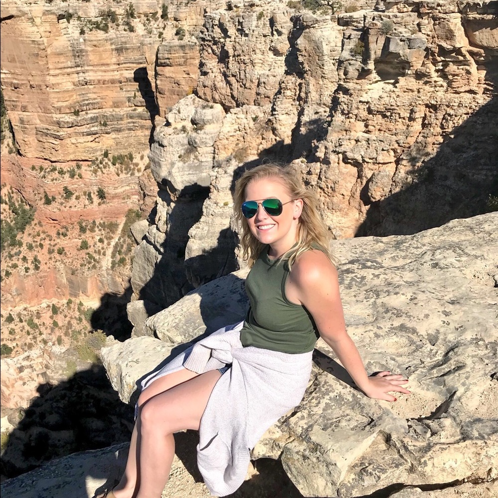 Meet your Posher, Haylee